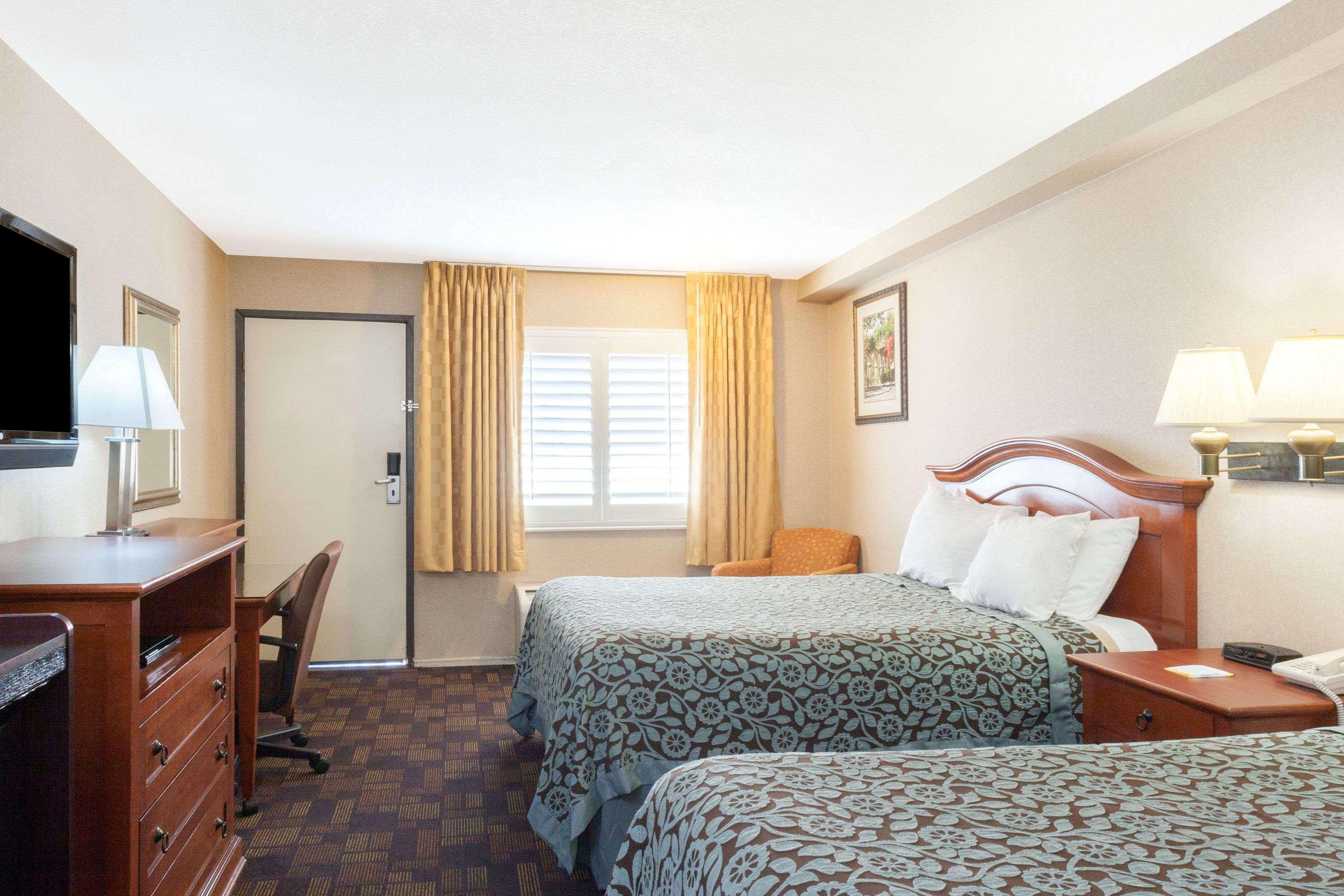 Days Inn By Wyndham Alhambra Ca Buitenkant foto
