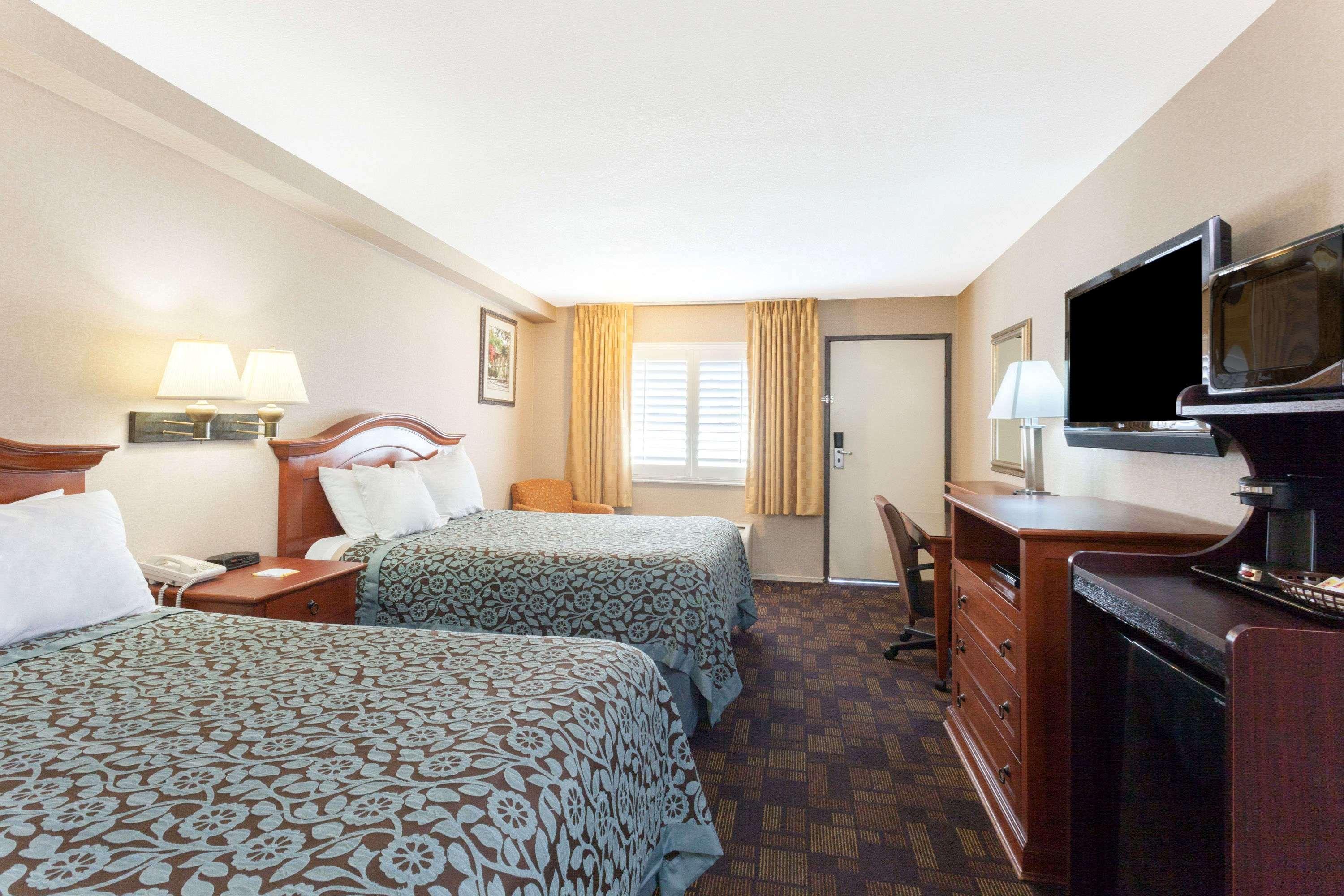 Days Inn By Wyndham Alhambra Ca Buitenkant foto