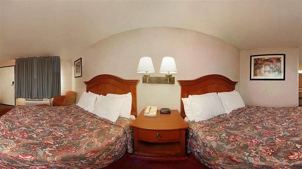 Days Inn By Wyndham Alhambra Ca Buitenkant foto