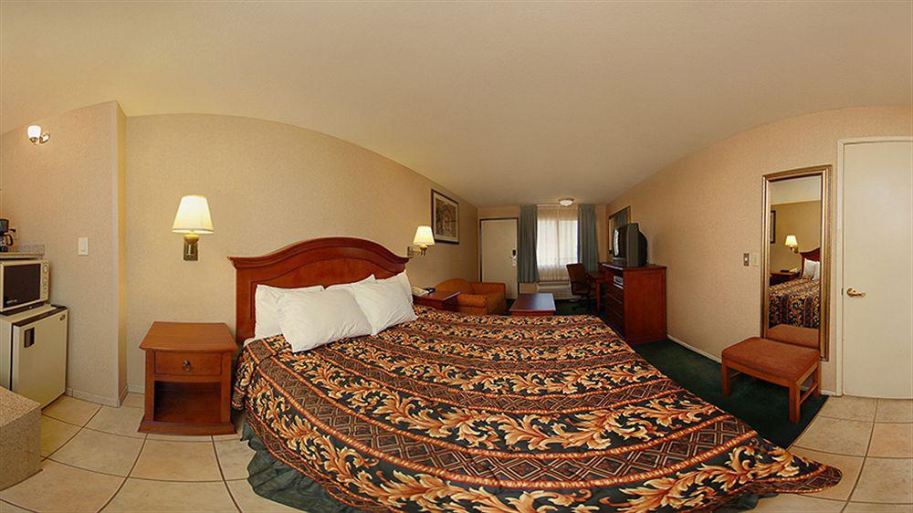Days Inn By Wyndham Alhambra Ca Buitenkant foto